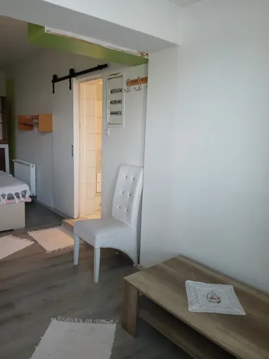 Na prenájom byt v Bratislava-Vrakuňa · €400 · Čiastočná rekonštrukcia