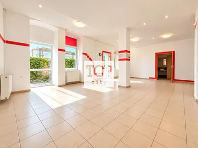 Na prenájom komerčné, 65 m², Poprad, Námestie Sv. Egídia