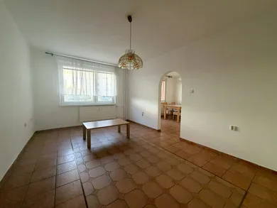 Na predaj 3-izbový byt, 76 m², Trnava, T. Tekela