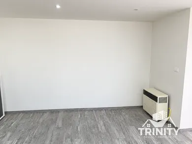 Na prenájom komerčné, 25 m², Nové Zámky, Centrum