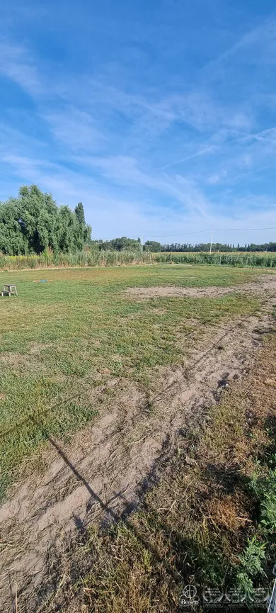 Na predaj pozemok, Jakubov