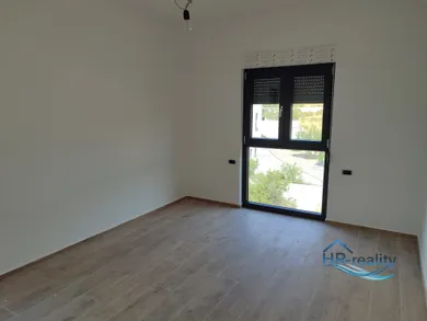 Na predaj 4-izbový byt, 127 m²