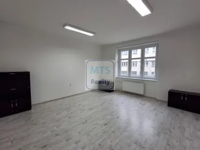 Na prenájom komerčné, 25 m², Martin, Škultétyho