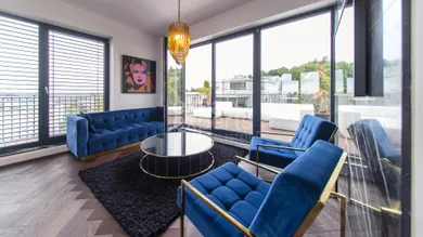 Na prenájom 4-izbový byt, 102 m², Bratislava-Staré Mesto, Vlčkova
