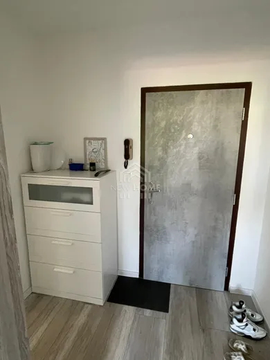 Na prenájom 2-izbový byt, 50 m², Bratislava-Ružinov, Hraničná