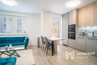 Na prenájom 2-izbový byt, 57 m², Zavar, -