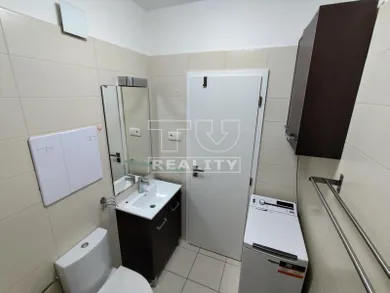 Na predaj 1-izbový byt, 38 m², Bratislava-Petržalka