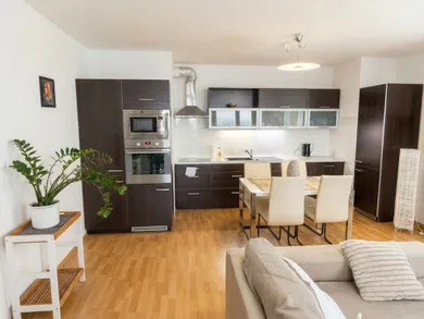 Na predaj 2-izbový byt, 67 m², Bratislava-Karlova Ves, Majerníkova