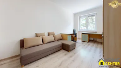 Na prenájom 3-izbový byt, 72 m², Komárno, Damjanichova ul.