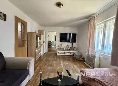 Na predaj dom, 200 m², Modrany