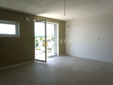 Na predaj 1-izbový byt, 34 m², Senica, Senica / Sotinská