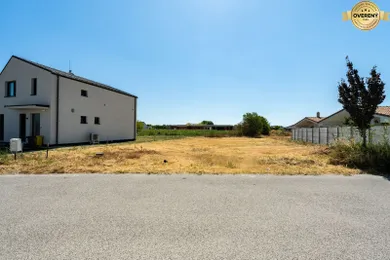 Na predaj pozemok, 801 m², Kvetoslavov