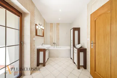 Na predaj 9-izbový dom, 671 m², Trenčianske Teplice, Baračka