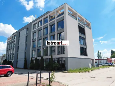Na prenájom komerčné, 285 m², Bratislava-Ružinov, Slovnaftská