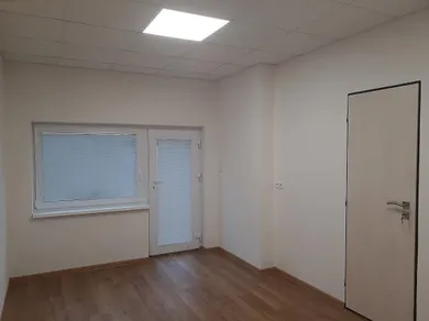 Na prenájom komerčné, 16 m², Humenné, Štúrova