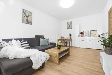 Mieszkania na wynajem, 2-pokojowe, Bratislava-Dúbravka · €620