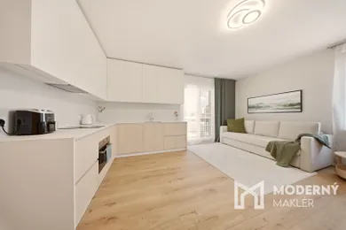 Na predaj 1-izbový byt, 48 m², Komárno, Parná ul.