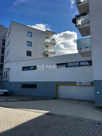 Na prenájom objekt, 230 m², Banská Bystrica