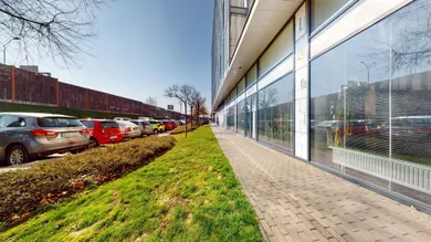 Lokale komercyjne na sprzedaż, Bratislava-Ružinov · €599 900