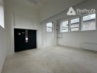 Комерційні приміщення в оренду, Bratislava-Nové Mesto · €1 300