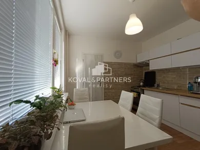 Na predaj 2-izbový byt, 64 m², Nitra, Jurkovičová