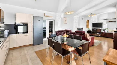 Na predaj 4-izbový byt, 155 m², Bratislava-Petržalka, Lužná