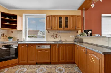 Na predaj 5-izbový dom, 445 m², Nová Dedinka, Nálepkova