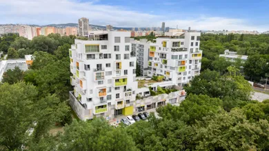 Lokale komercyjne na sprzedaż, Bratislava-Petržalka · €198 000