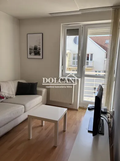 Na prenájom 2-izbový byt, 48 m², Nitra, Južná