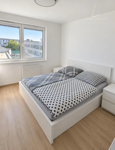 Na prenájom 2-izbový byt, 48 m², Bratislava-Rača, -