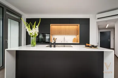 Na prenájom 4-izbový byt, 127 m², Bratislava-Staré Mesto, Pribinova