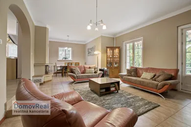 Na predaj 4-izbový dom, 300 m², Holice, Stará Gala
