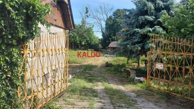 Na predaj pozemok, Bučany