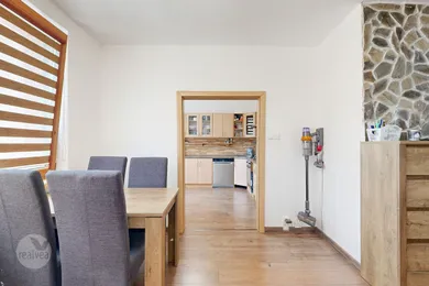 Na predaj 3-izbový byt, 77 m², Poprad, Partizánska