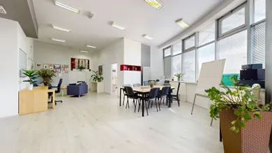 Lokale komercyjne na sprzedaż, Bratislava-Karlova Ves · €179 000