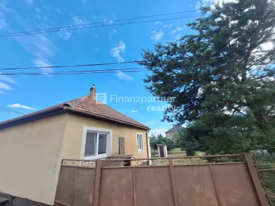 Na predaj dom v Šurany · €112 500 · Čiastočná rekonštrukcia
