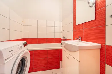 Na predaj 1-izbový byt, 28 m², Bratislava-Petržalka, Lachova