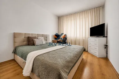 Na predaj 4-izbový byt, 76 m², Bratislava-Podunajské Biskupice