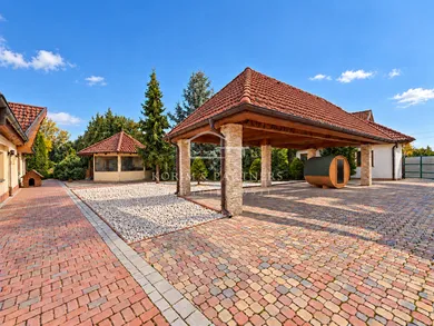 Na predaj 3-izbový dom, 147 m², Komárno, Nová Stráž