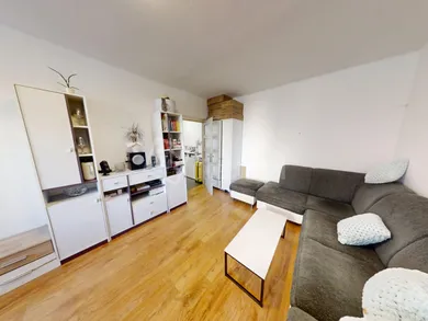 Na predaj 3-izbový byt, 61 m², Lučenec, Námestie republiky
