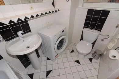 Na prenájom 1-izbový byt, 28 m², Bratislava-Karlova Ves