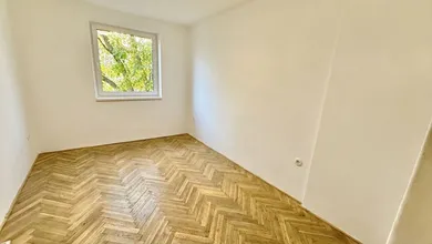 Na predaj 3-izbový byt, 52 m², Topoľčany, Odbojárov