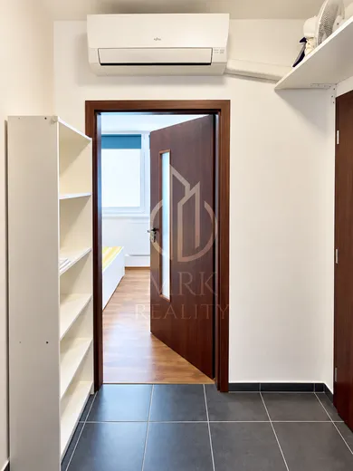 Na predaj 2-izbový byt, 36 m², Bratislava-Petržalka, Osuského
