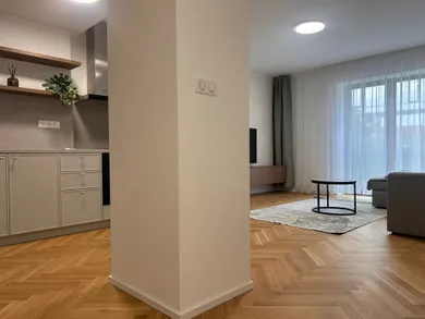 Na prenájom 1-izbový byt, 34 m², Bratislava-Staré Mesto