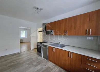 Квартири в оренду, 2-кімнатні, Považská Bystrica · €560