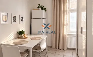 Na prenájom 2-izbový byt, 55 m², Bratislava-Staré Mesto