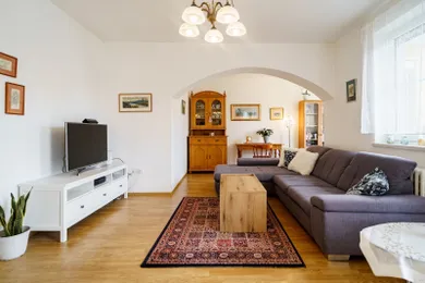 Na predaj 5-izbový byt, 183 m², Pezinok, Silvánová