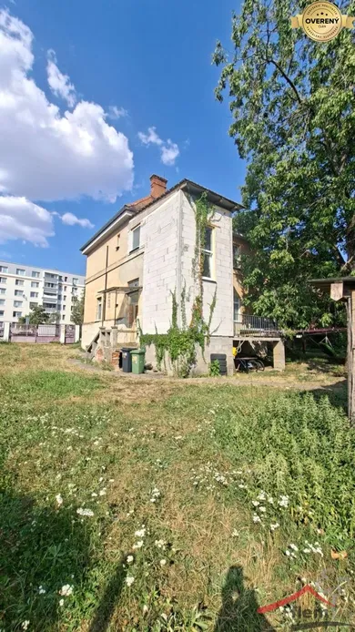 Na predaj 4-izbový dom, 140 m², Vráble, Levická