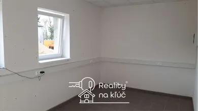 Na prenájom komerčné, 93 m², Nové Zámky, Gúgska