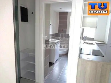 Na predaj 3-izbový byt, 70 m², Nová Dubnica